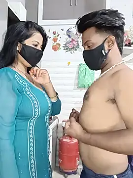 Kaur_Simran_01: διαδικτυακό σόου στην κάμερα