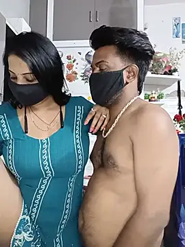 Kaur_Simran_01: διαδικτυακό σόου στην κάμερα