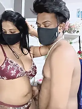 Pokazy przed kamerką – Kaur_Simran_01