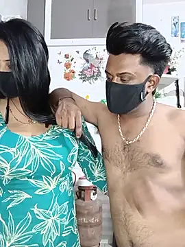 Pokazy przed kamerką – Kaur_Simran_01