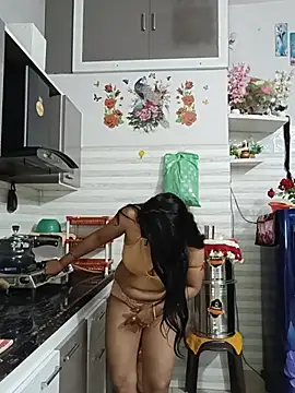 Pokazy przed kamerką – Kaur_Simran_01