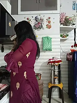 Pokazy przed kamerką – Kaur_Simran_01
