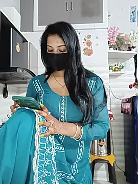 Pokazy przed kamerką – Kaur_Simran_01