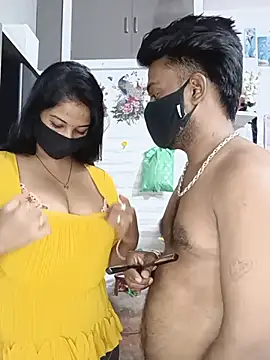 Pokazy przed kamerką – Kaur_Simran_01