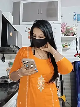 Kaur_Simran_01: διαδικτυακό σόου στην κάμερα