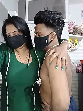 Pokazy przed kamerką – Kaur_Simran_01