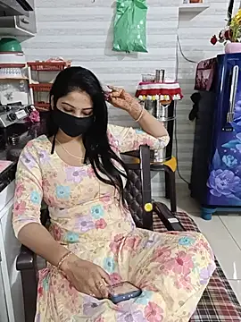 Pokazy przed kamerką – Kaur_Simran_01