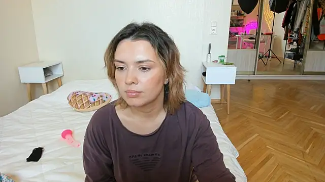 BrightDani – Naživo XXX chat