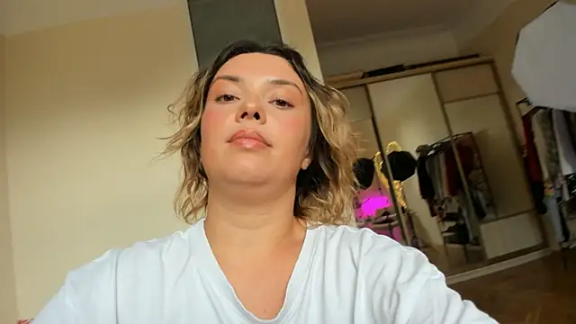 BrightDani লাইভ XXX চ্যাট