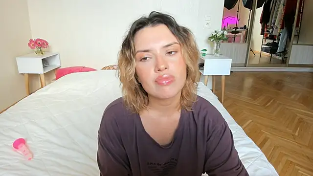 Chat +18 de BrightDani ao vivo