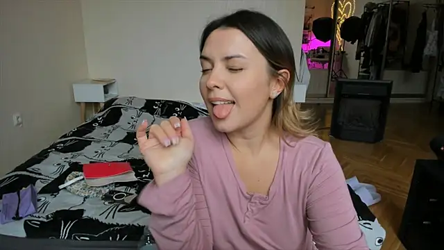 BrightDani Adlı Modelin Canlı XXX Sohbeti