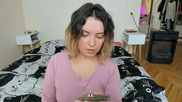 BrightDani XXX чат на живо