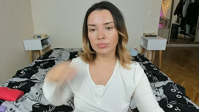 BrightDani's Live XXX Chat