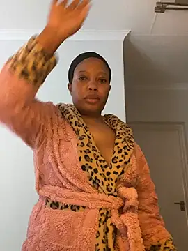 Онлайн чат XXX RainBougie