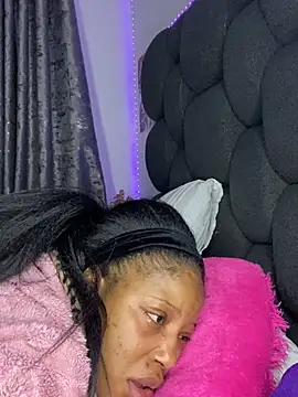 RainBougie Adlı Modelin Canlı XXX Sohbeti