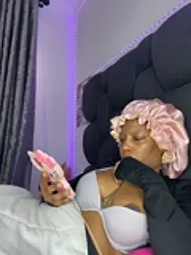 RainBougie's Live XXX Chat