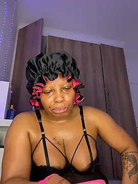 RainBougie Chat XXX in diretta