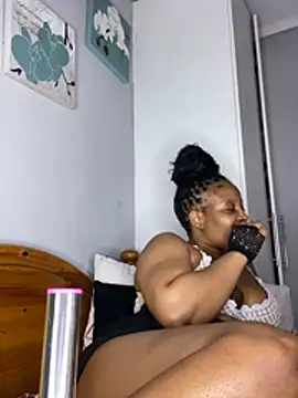 RainBougie's Live XXX Chat