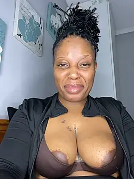 RainBougie's Live XXX Chat