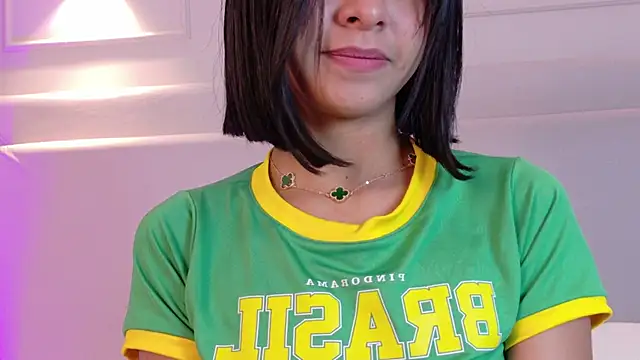 NaomiKlarc – Live XXX-chat