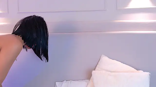 NaomiKlarc Pertunjukan Webcam