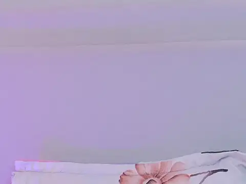 NaomiKlarc's Live XXX Chat