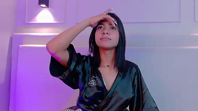 NaomiKlarc Live XXX-Chat