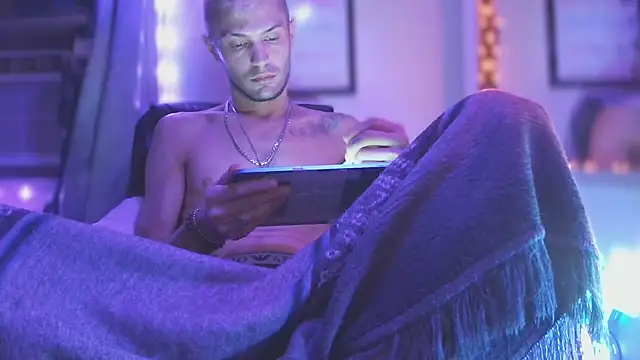 Trystan_Spellman Show in webcam