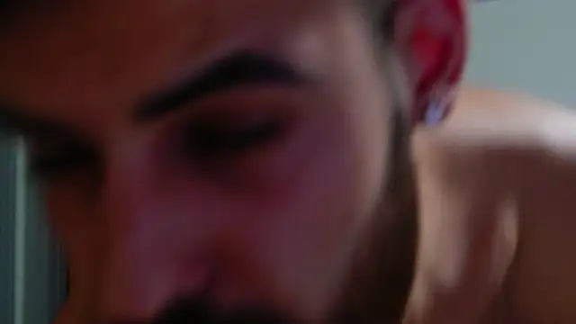 Pokazy przed kamerką – HairyRobxxx