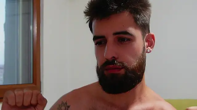 Chatroom XXX en direct de HairyRobxxx