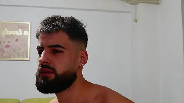 הופעת וובקאם של HairyRobxxx