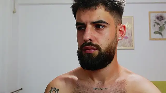HairyRobxxx Adlı Modelin Web Kamerası Şovu