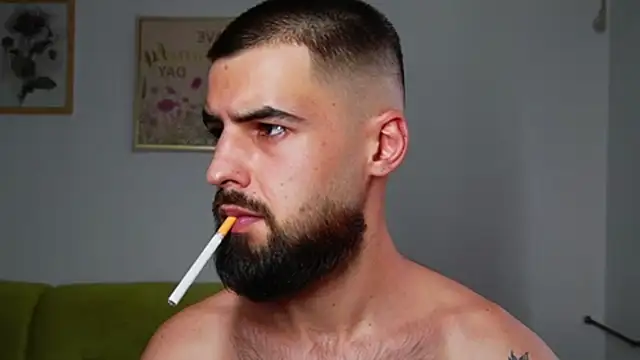 HairyRobxxx Show in webcam