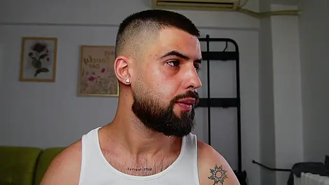 Show de HairyRobxxx na webcam