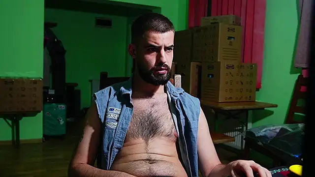 HairyRobxxx Show in webcam