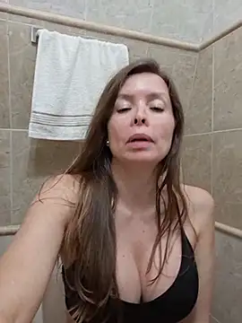 karina_warthon's Webcam Show