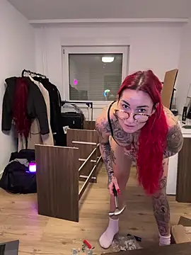 Show modela Mia-Fuchs na web-kameri