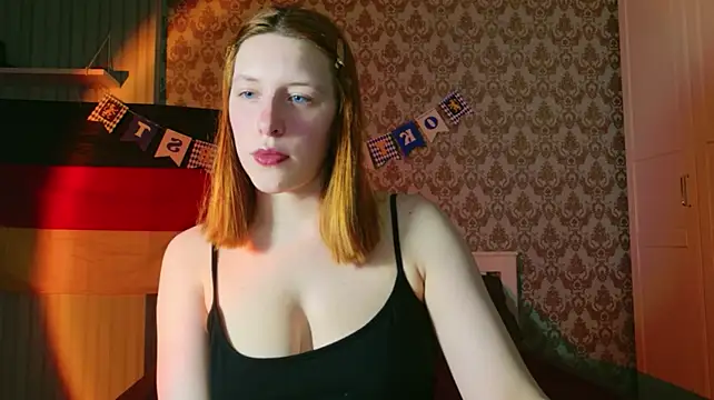 Mikka_Blush Show in webcam