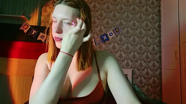 Mikka_Blushn Webbikameraesitys