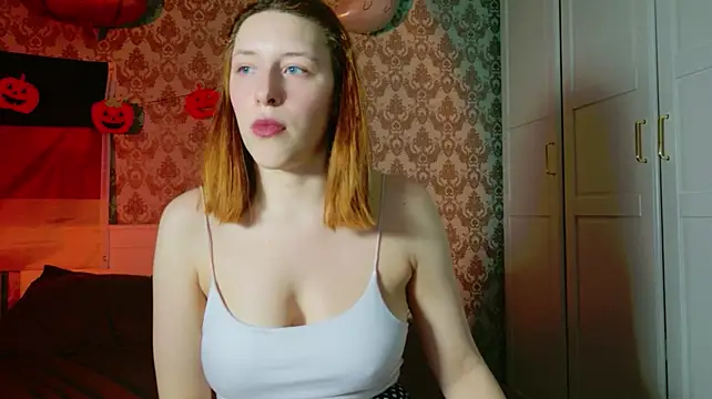 Mikka_Blush Show in webcam
