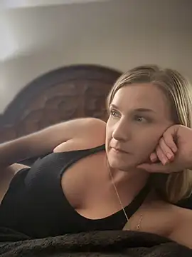 Kitty_DaCocks' Live XXX Chat
