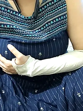 mallupriyapriya Webcamshow