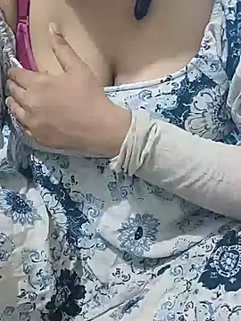 mallupriyapriya Adlı Modelin Canlı XXX Sohbeti