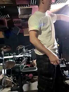 הופעת וובקאם של drummer9