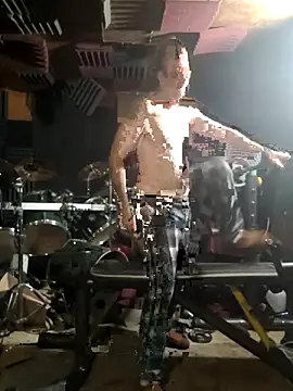Pokazy przed kamerką – drummer9