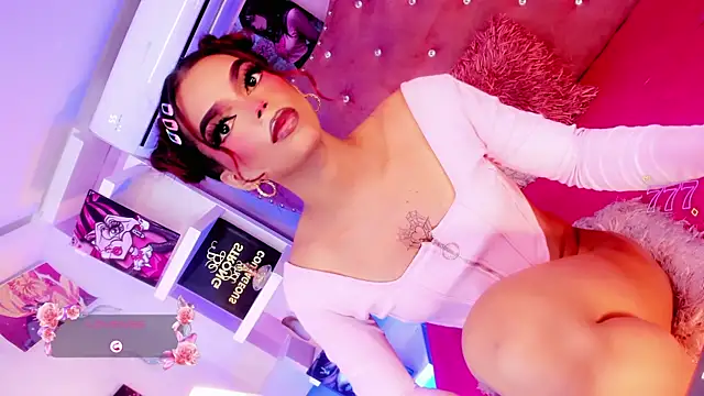 Diiva_Smiith Show in webcam