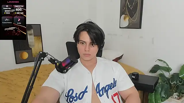 Show de Thom_Ohtani na webcam