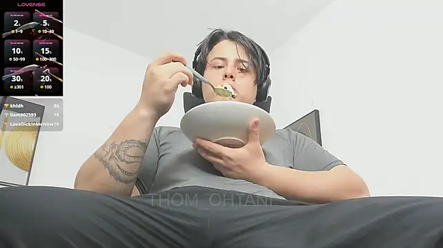 Thom_Ohtani Show Webcam