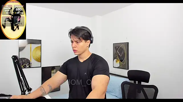 Thom_Ohtani's Live XXX Chat