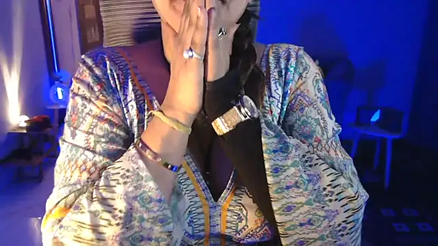 Mitikaan Live XXX chat